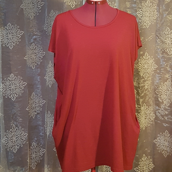 Tshirt - Picture 1 of 5